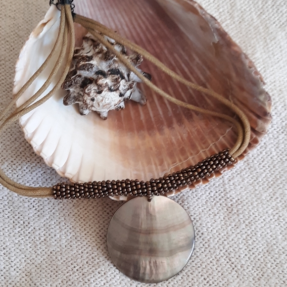 Shell necklace - Picture 7 of 10